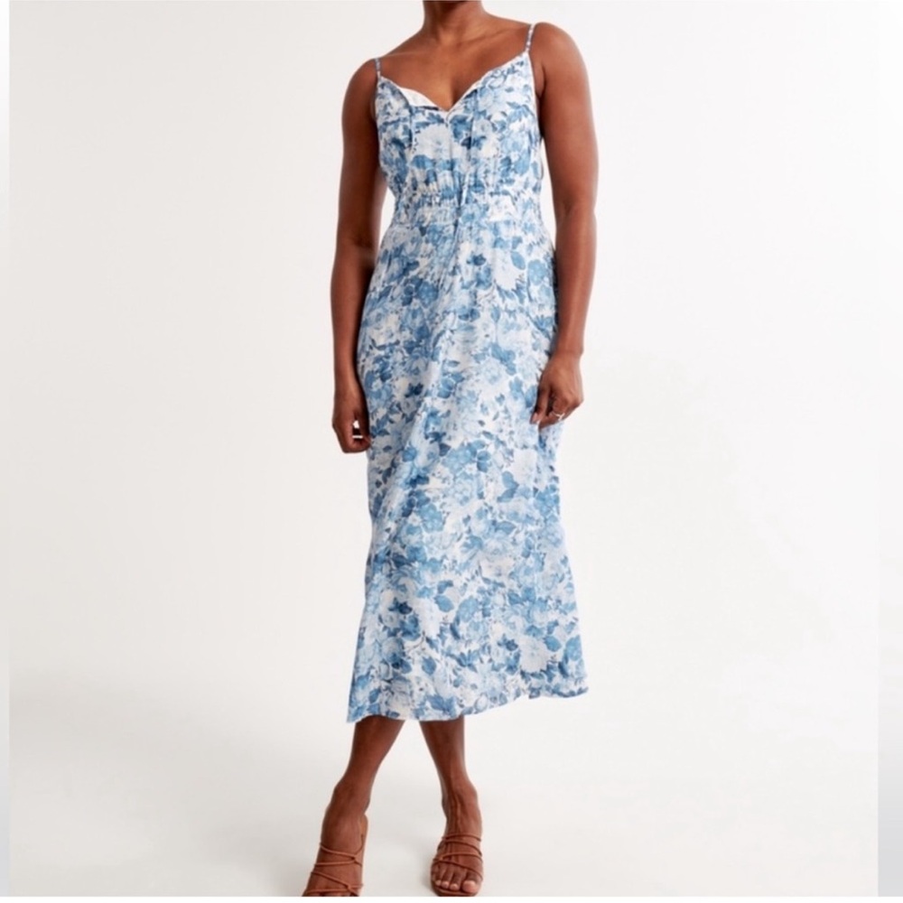 Abercrombie & Fitch Crinkle Textured Smocked Waist Midi Dress in Blue Floral